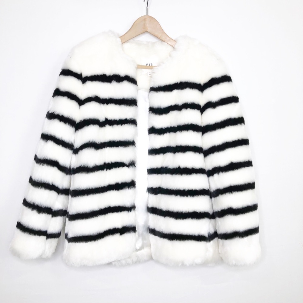 Gap black-and-white faux fur jacket